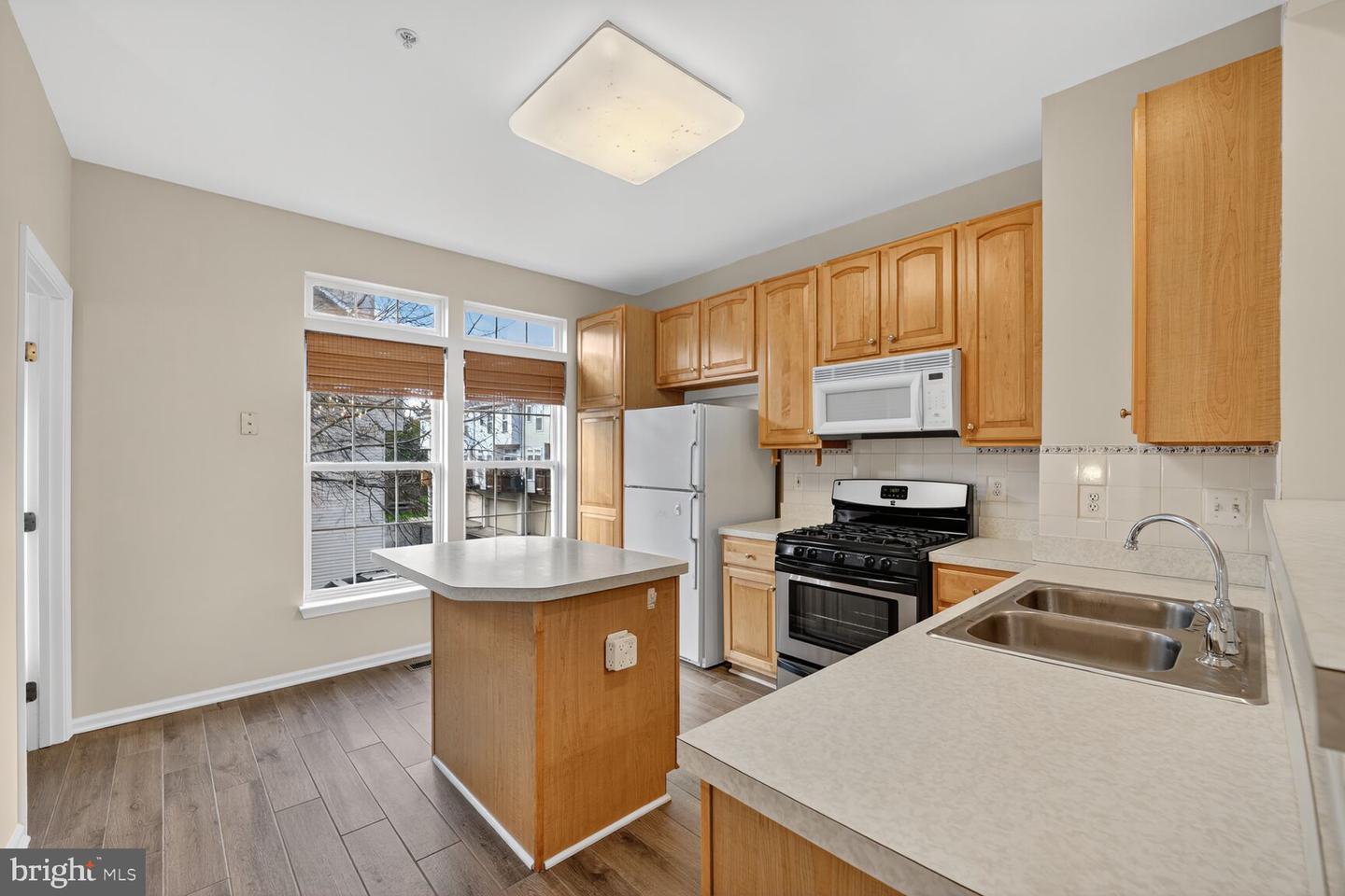 966 HARRISON CIR, ALEXANDRIA, Virginia 22304, 3 Bedrooms Bedrooms, ,2 BathroomsBathrooms,Residential,For sale,966 HARRISON CIR,VAAX2051236 MLS # VAAX2051236