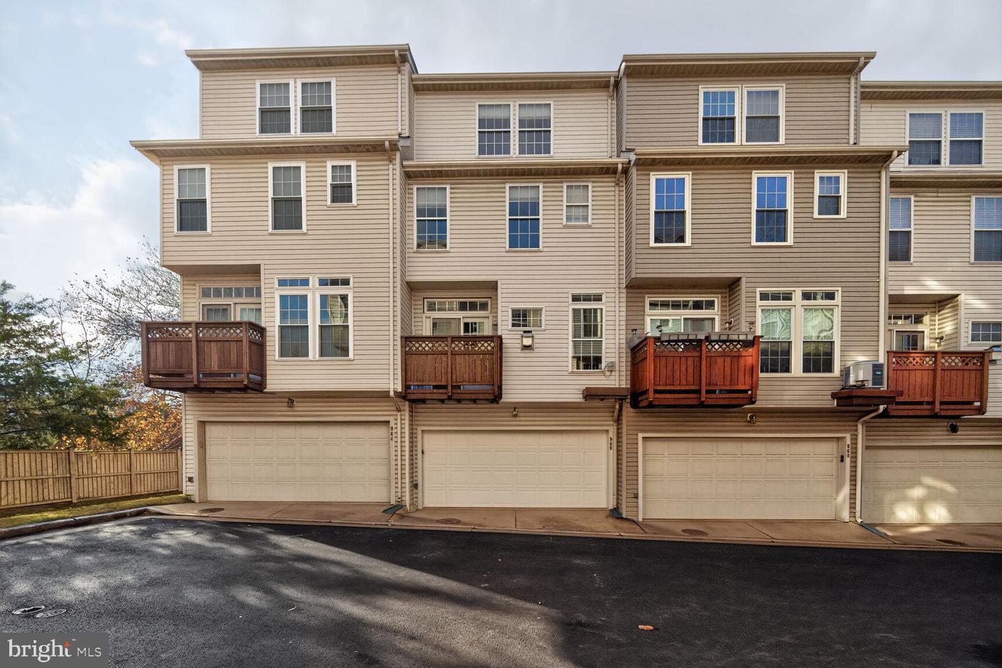 966 HARRISON CIR, ALEXANDRIA, Virginia 22304, 3 Bedrooms Bedrooms, ,2 BathroomsBathrooms,Residential,For sale,966 HARRISON CIR,VAAX2051236 MLS # VAAX2051236