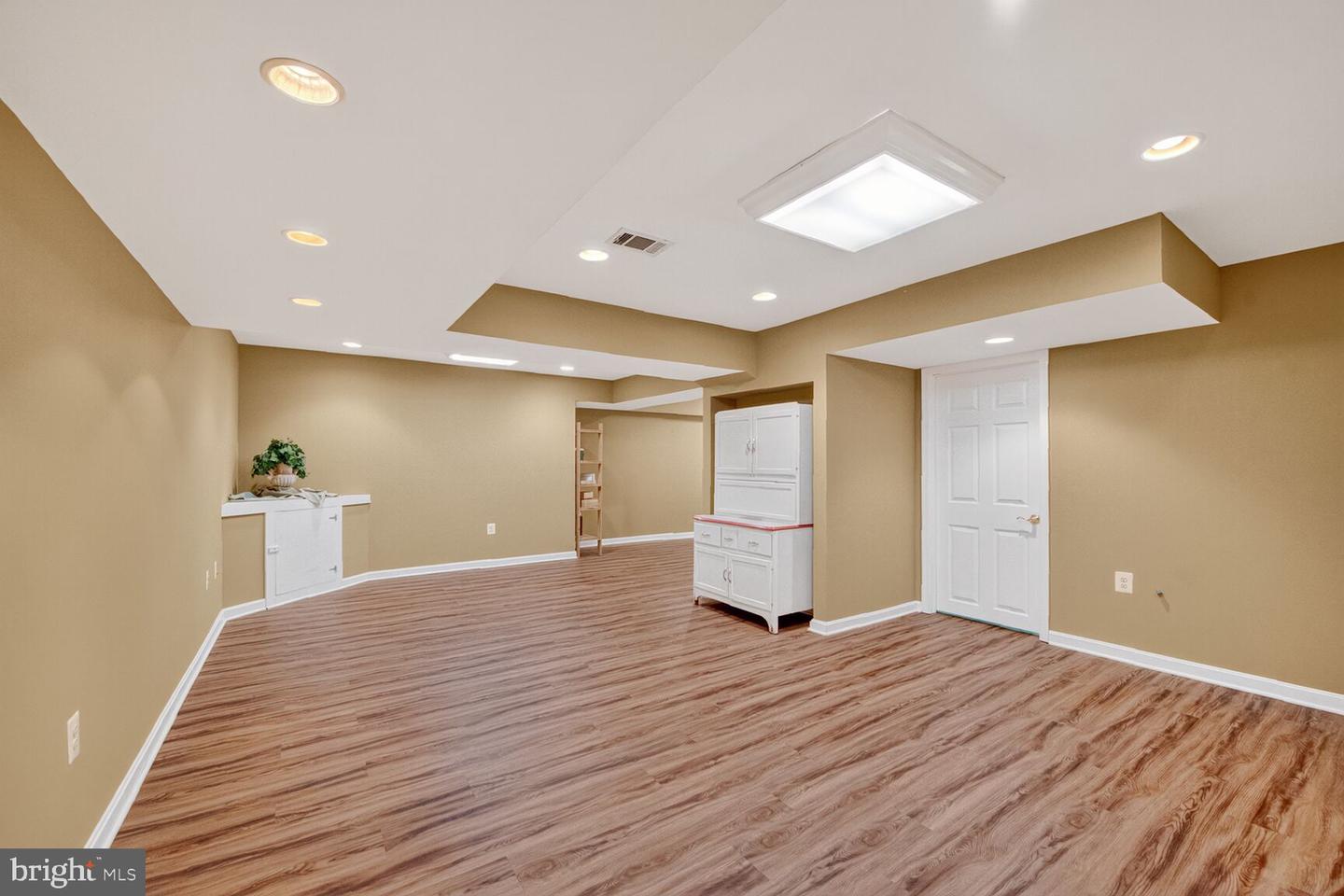 4521 WAVERLY CROSSING LN, CHANTILLY, Virginia 20151, 4 Bedrooms Bedrooms, ,2 BathroomsBathrooms,Residential,For sale,4521 WAVERLY CROSSING LN,VAFX2277810 MLS # VAFX2277810