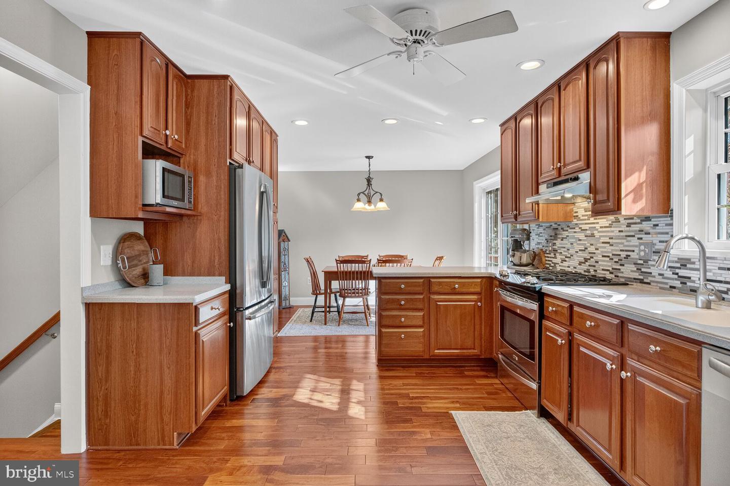 4521 WAVERLY CROSSING LN, CHANTILLY, Virginia 20151, 4 Bedrooms Bedrooms, ,2 BathroomsBathrooms,Residential,For sale,4521 WAVERLY CROSSING LN,VAFX2277810 MLS # VAFX2277810