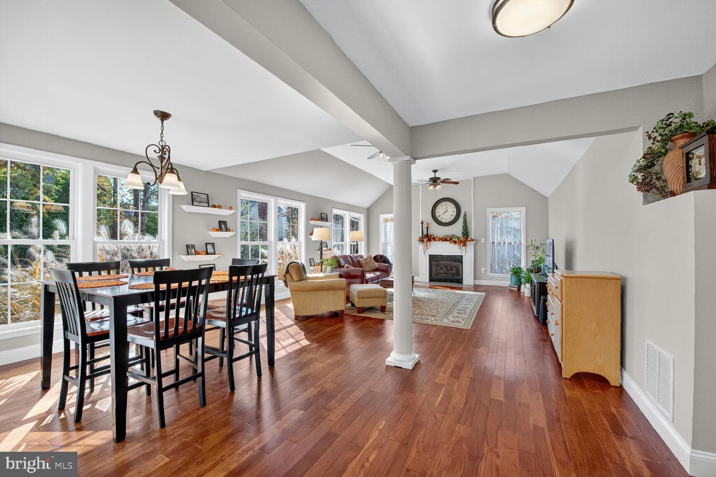 4521 WAVERLY CROSSING LN, CHANTILLY, Virginia 20151, 4 Bedrooms Bedrooms, ,2 BathroomsBathrooms,Residential,For sale,4521 WAVERLY CROSSING LN,VAFX2277810 MLS # VAFX2277810