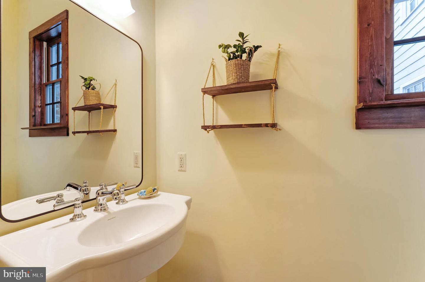 15718 OLD WATERFORD RD, PAEONIAN SPRINGS, Virginia 20129, 7 Bedrooms Bedrooms, ,5 BathroomsBathrooms,Residential,For sale,15718 OLD WATERFORD RD,VALO2110776 MLS # VALO2110776