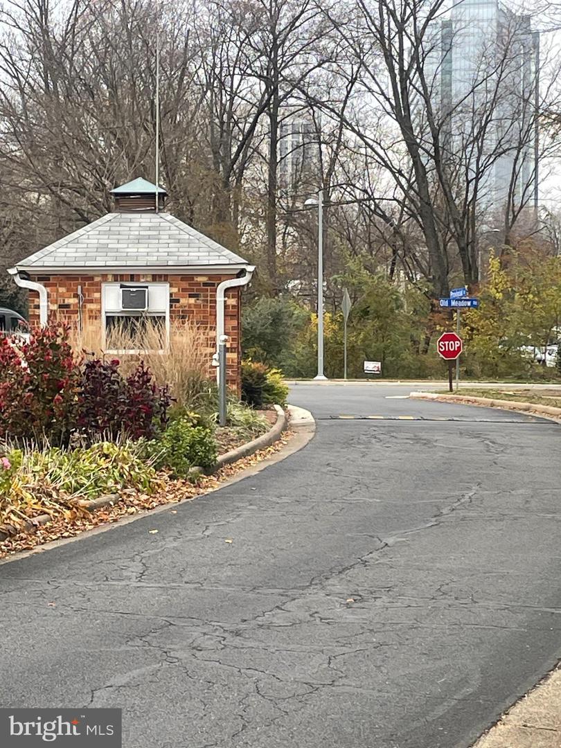 7640 PROVINCIAL DR #204, MCLEAN, Virginia 22102, 3 Bedrooms Bedrooms, ,2 BathroomsBathrooms,Residential,For sale,7640 PROVINCIAL DR #204,VAFX2279366 MLS # VAFX2279366 7640 PROVINCIAL DR #204, MCLEAN, Virginia 22102, 3 Bedrooms Bedrooms, ,2 BathroomsBathrooms,Residential,For sale,7640 PROVINCIAL DR #204,VAFX2279366 MLS # VAFX2279366