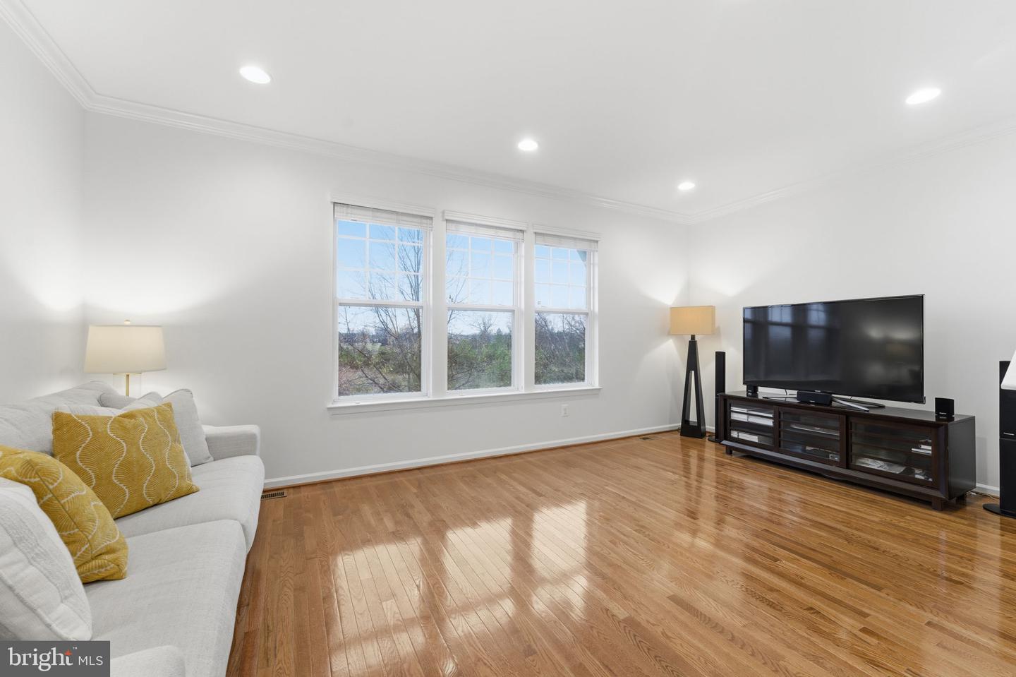 43911 EASTGATE VIEW DR, CHANTILLY, Virginia 20152, 3 Bedrooms Bedrooms, ,2 BathroomsBathrooms,Residential,For sale,43911 EASTGATE VIEW DR,VALO2111380 MLS # VALO2111380