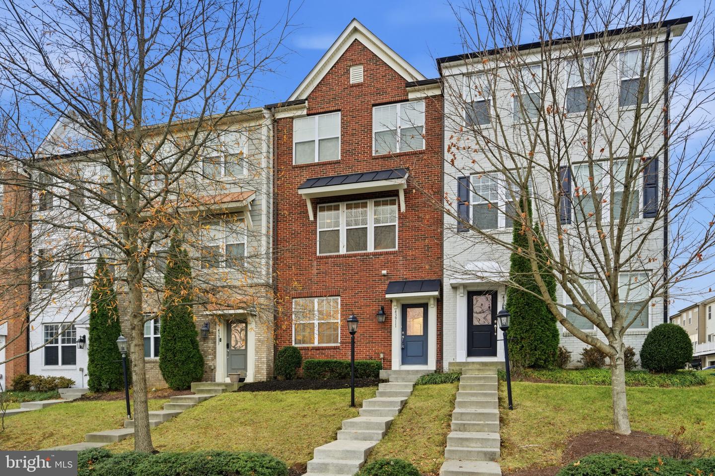 43911 EASTGATE VIEW DR, CHANTILLY, Virginia 20152, 3 Bedrooms Bedrooms, ,2 BathroomsBathrooms,Residential,For sale,43911 EASTGATE VIEW DR,VALO2111380 MLS # VALO2111380