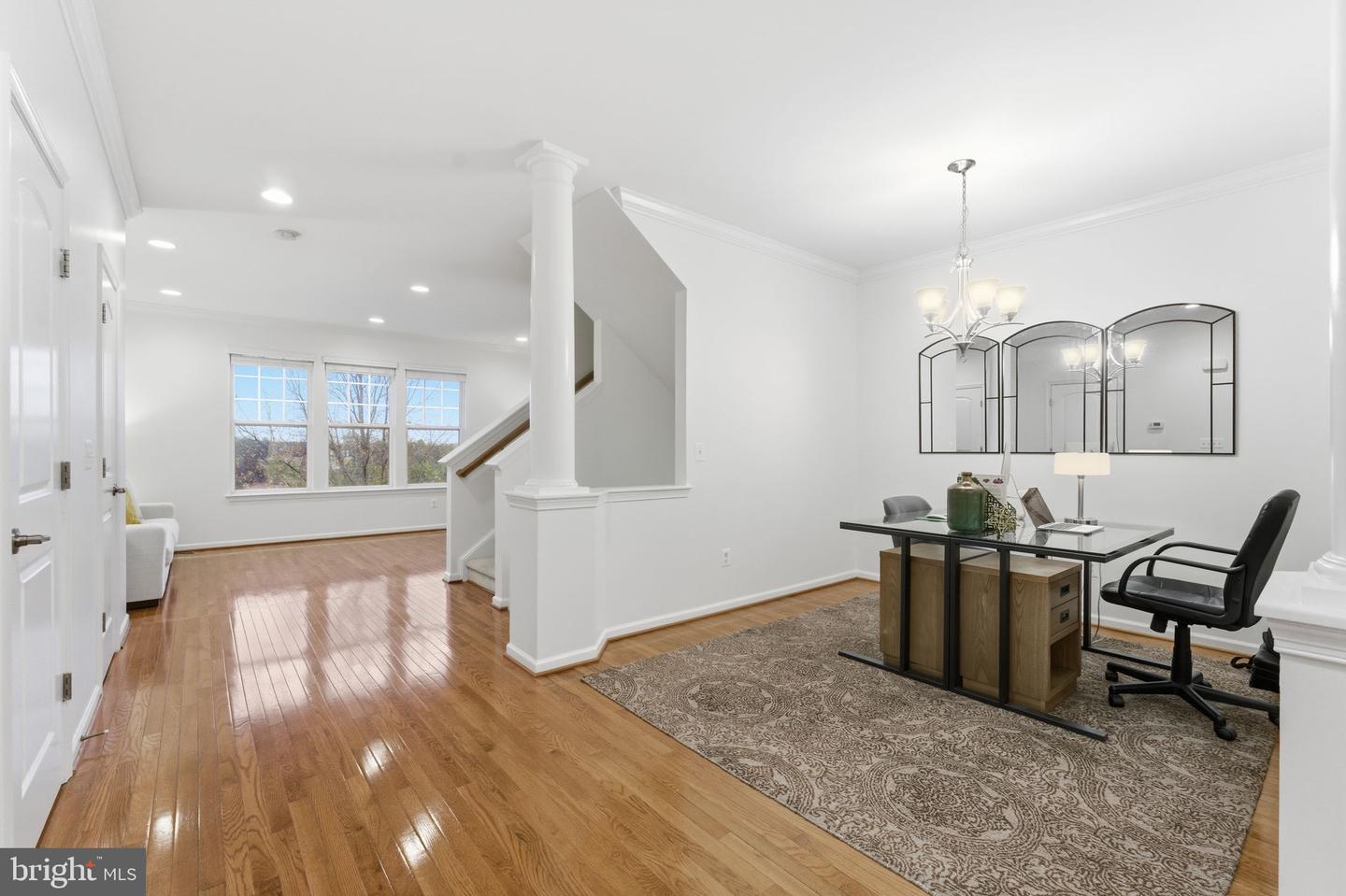 43911 EASTGATE VIEW DR, CHANTILLY, Virginia 20152, 3 Bedrooms Bedrooms, ,2 BathroomsBathrooms,Residential,For sale,43911 EASTGATE VIEW DR,VALO2111380 MLS # VALO2111380