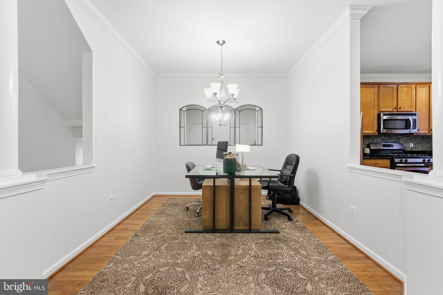 43911 EASTGATE VIEW DR, CHANTILLY, Virginia 20152, 3 Bedrooms Bedrooms, ,2 BathroomsBathrooms,Residential,For sale,43911 EASTGATE VIEW DR,VALO2111380 MLS # VALO2111380