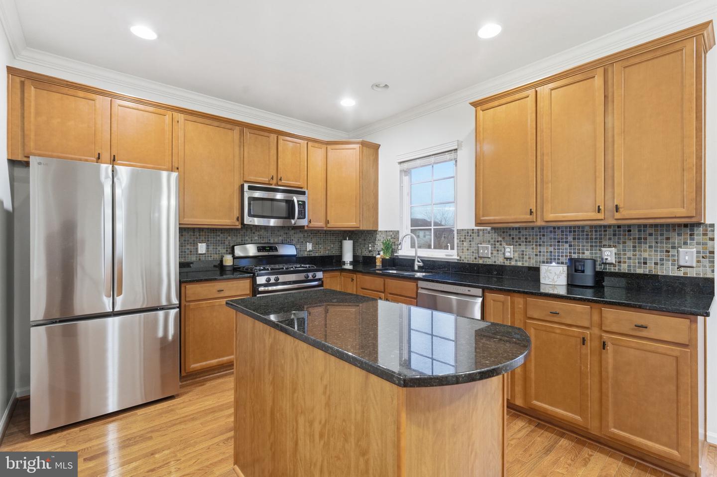 43911 EASTGATE VIEW DR, CHANTILLY, Virginia 20152, 3 Bedrooms Bedrooms, ,2 BathroomsBathrooms,Residential,For sale,43911 EASTGATE VIEW DR,VALO2111380 MLS # VALO2111380