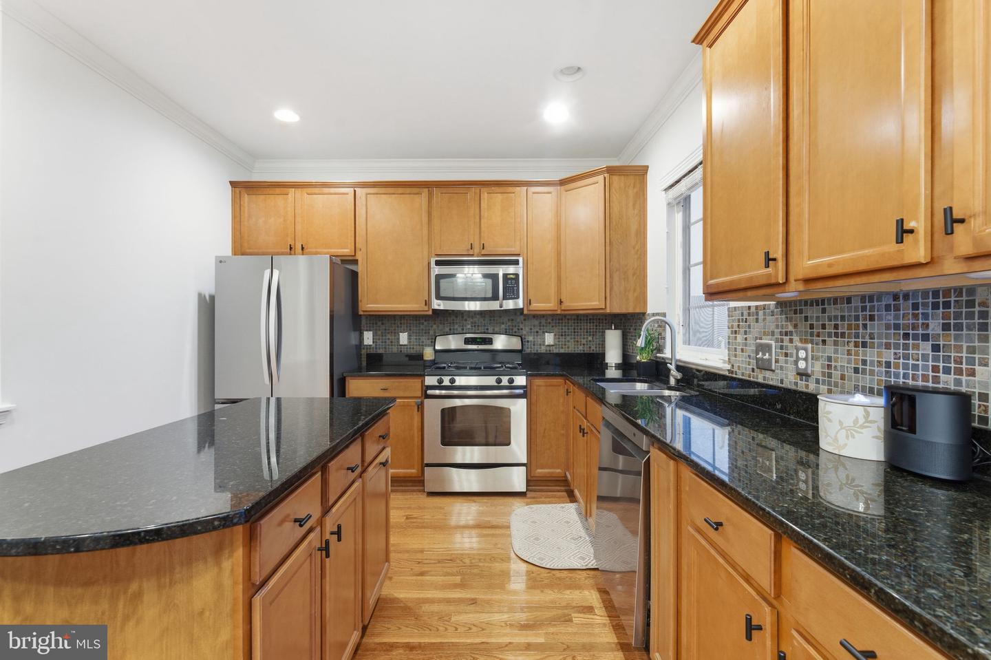 43911 EASTGATE VIEW DR, CHANTILLY, Virginia 20152, 3 Bedrooms Bedrooms, ,2 BathroomsBathrooms,Residential,For sale,43911 EASTGATE VIEW DR,VALO2111380 MLS # VALO2111380