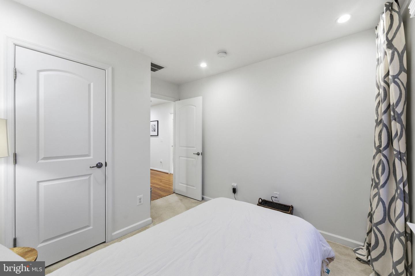 43911 EASTGATE VIEW DR, CHANTILLY, Virginia 20152, 3 Bedrooms Bedrooms, ,2 BathroomsBathrooms,Residential,For sale,43911 EASTGATE VIEW DR,VALO2111380 MLS # VALO2111380