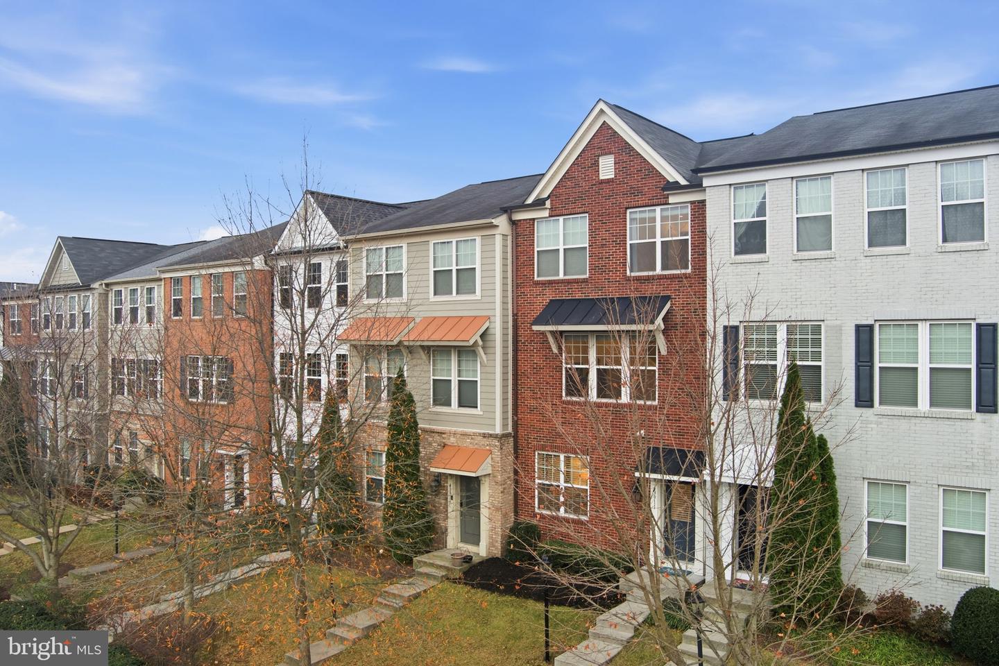 43911 EASTGATE VIEW DR, CHANTILLY, Virginia 20152, 3 Bedrooms Bedrooms, ,2 BathroomsBathrooms,Residential,For sale,43911 EASTGATE VIEW DR,VALO2111380 MLS # VALO2111380