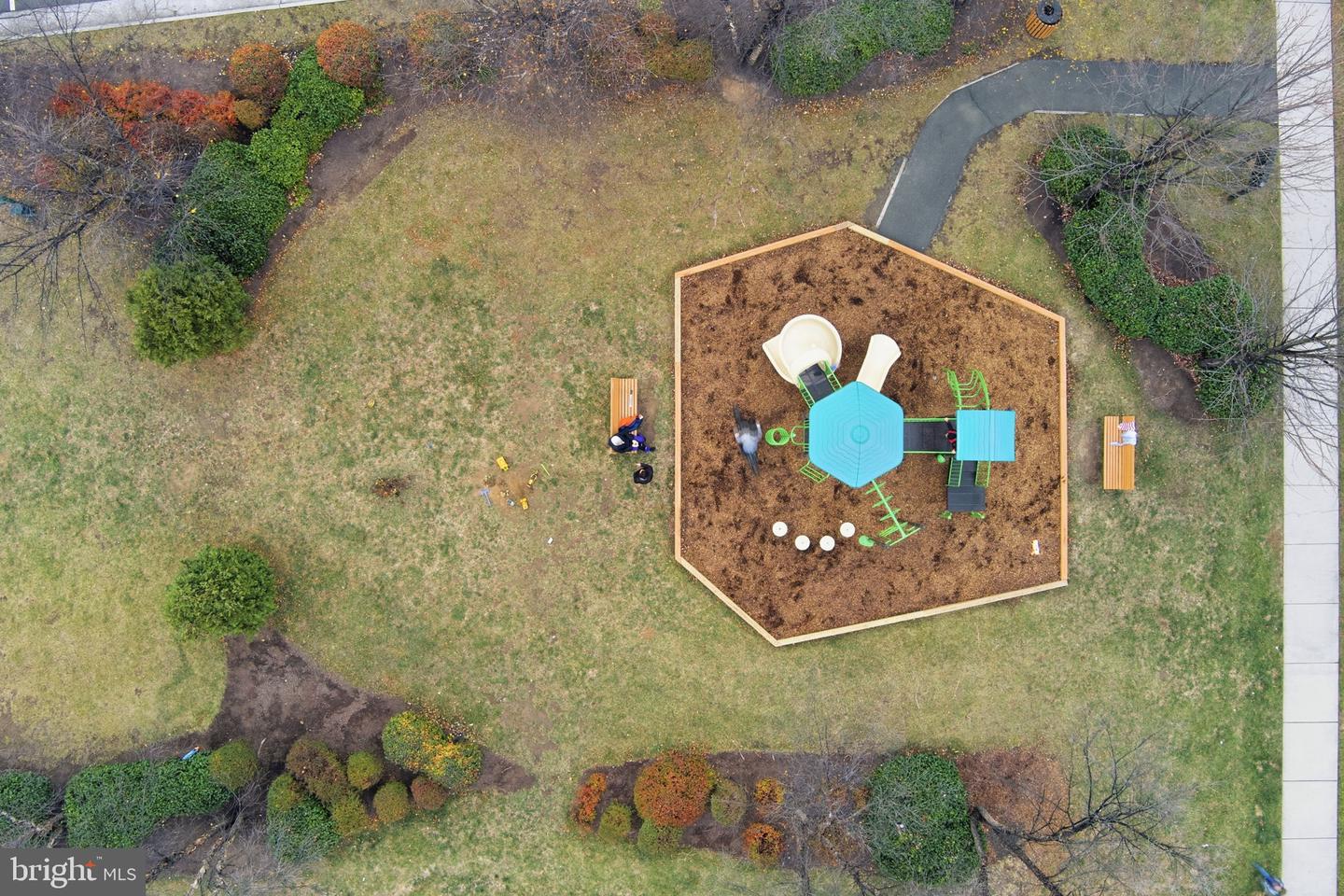 43911 EASTGATE VIEW DR, CHANTILLY, Virginia 20152, 3 Bedrooms Bedrooms, ,2 BathroomsBathrooms,Residential,For sale,43911 EASTGATE VIEW DR,VALO2111380 MLS # VALO2111380