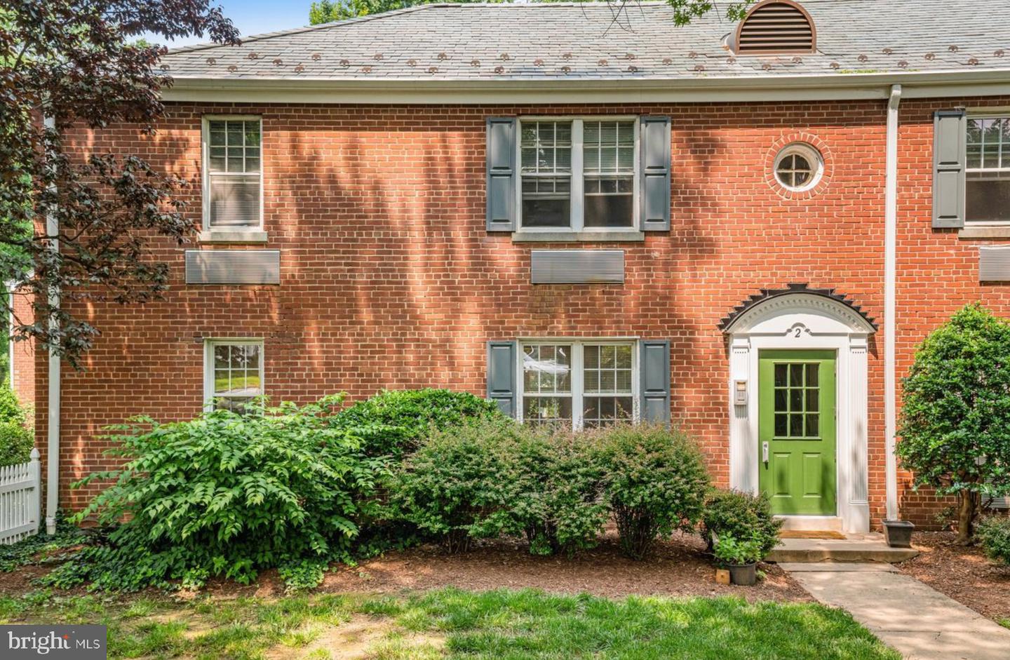 2 AUBURN CT #B, ALEXANDRIA, Virginia 22305, 2 Bedrooms Bedrooms, ,1 BathroomBathrooms,Residential,For sale,2 AUBURN CT #B,VAAX2051974 MLS # VAAX2051974