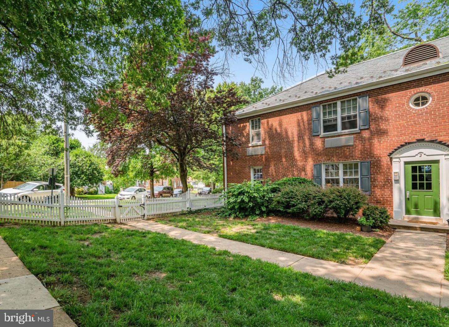 2 AUBURN CT #B, ALEXANDRIA, Virginia 22305, 2 Bedrooms Bedrooms, ,1 BathroomBathrooms,Residential,For sale,2 AUBURN CT #B,VAAX2051974 MLS # VAAX2051974