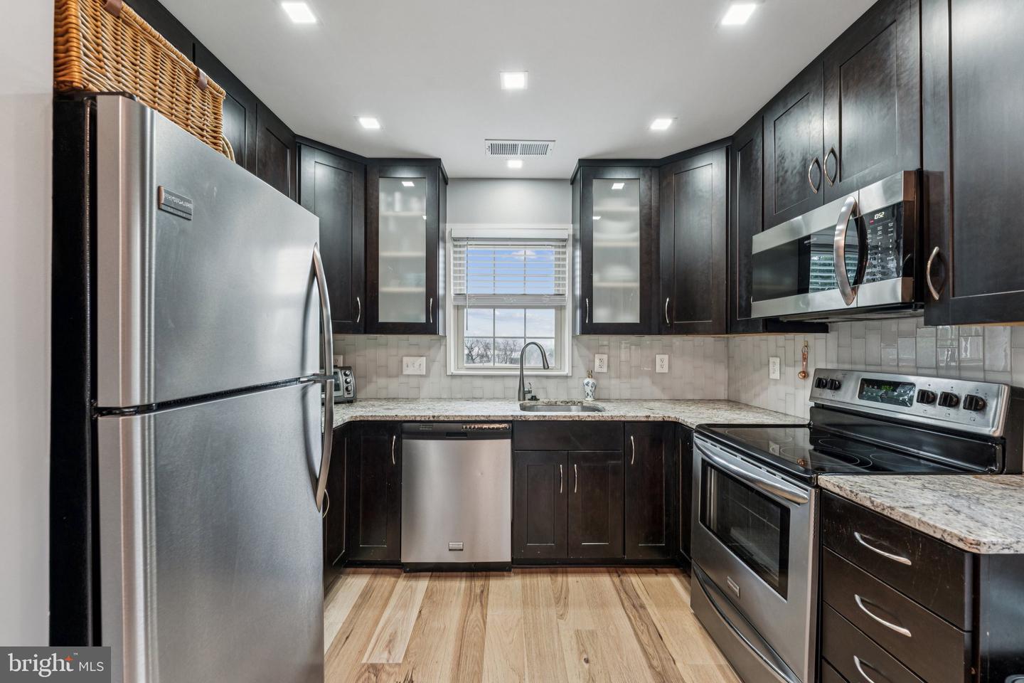 509 BASHFORD LN #6, ALEXANDRIA, Virginia 22314, 1 Bedroom Bedrooms, ,1 BathroomBathrooms,Residential,For sale,509 BASHFORD LN #6,VAAX2051980 MLS # VAAX2051980 509 BASHFORD LN #6, ALEXANDRIA, Virginia 22314, 1 Bedroom Bedrooms, ,1 BathroomBathrooms,Residential,For sale,509 BASHFORD LN #6,VAAX2051980 MLS # VAAX2051980