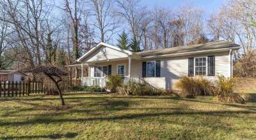 444 PEACH ST, STAUNTON, Virginia 24401, 3 Bedrooms Bedrooms, ,2 BathroomsBathrooms,Residential,444 PEACH ST,671375 MLS # 671375