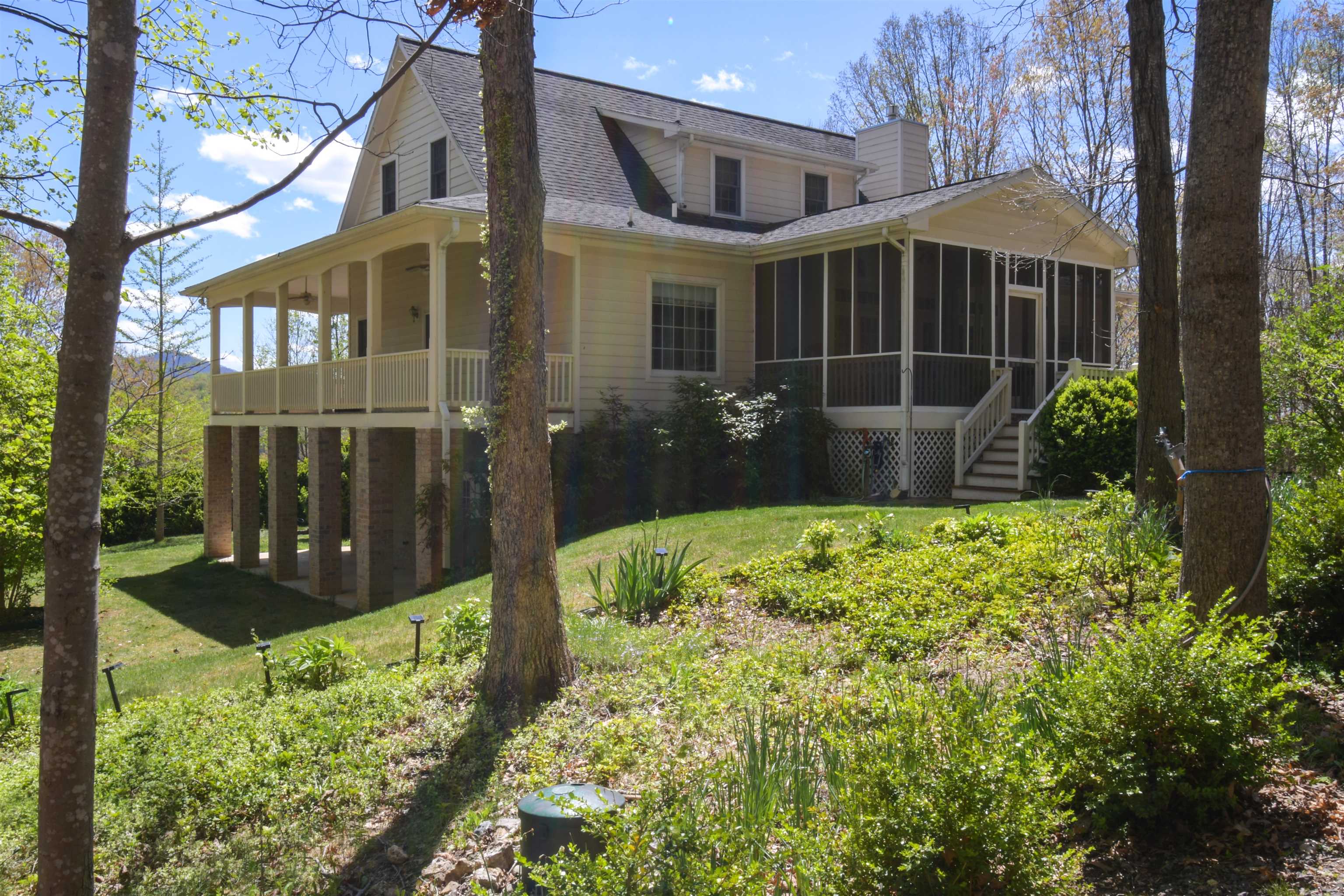 190 HENRY HILL DR, FAIRFIELD, Virginia 24435, 4 Bedrooms Bedrooms, ,3 BathroomsBathrooms,Residential,190 HENRY HILL DR,671380 MLS # 671380 190 HENRY HILL DR, FAIRFIELD, Virginia 24435, 4 Bedrooms Bedrooms, ,3 BathroomsBathrooms,Residential,190 HENRY HILL DR,671380 MLS # 671380