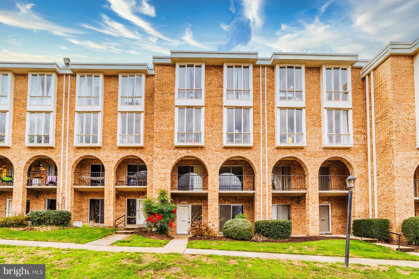 2609 WAGON DR #354, ALEXANDRIA, Virginia 22303, 2 Bedrooms Bedrooms, ,1 BathroomBathrooms,Residential,For sale,2609 WAGON DR #354,VAFX2265430 MLS # VAFX2265430