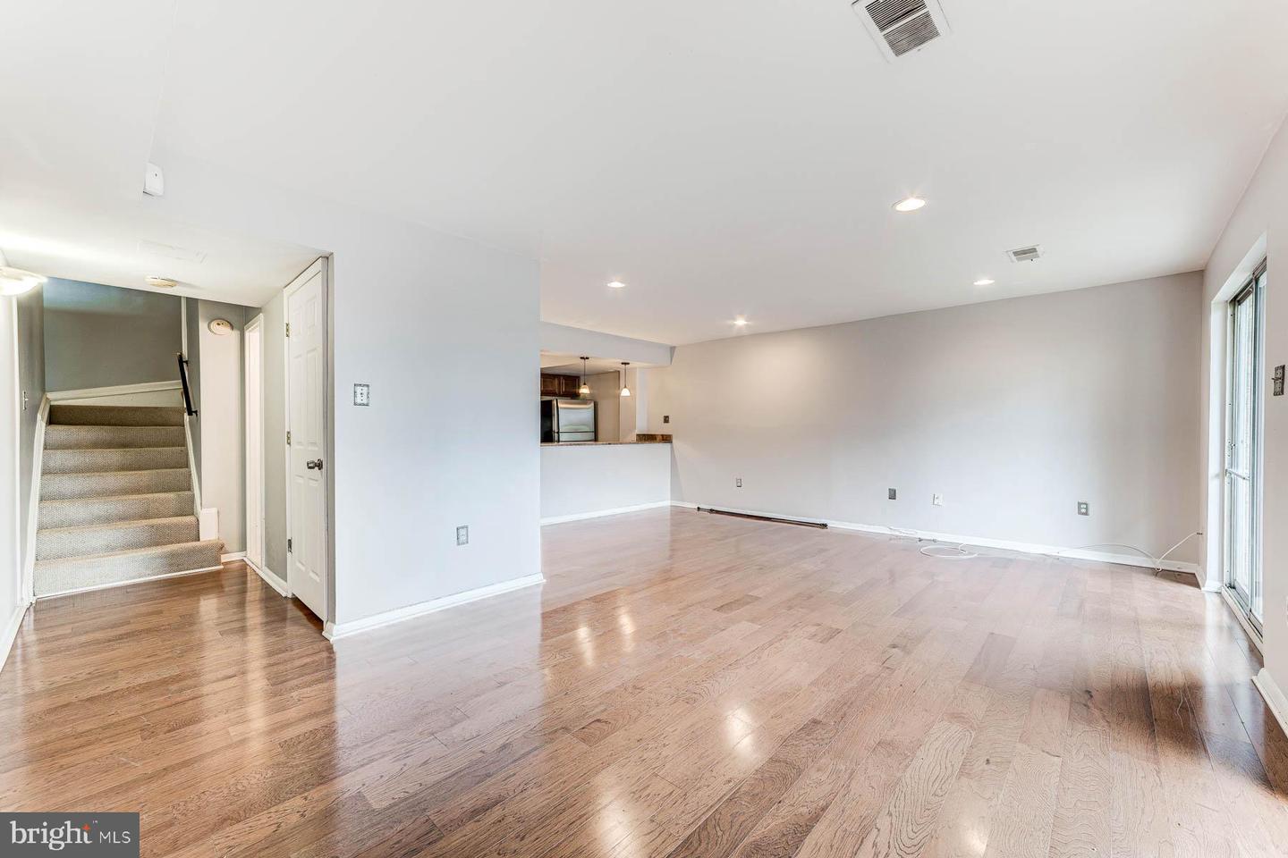 2609 WAGON DR #354, ALEXANDRIA, Virginia 22303, 2 Bedrooms Bedrooms, ,1 BathroomBathrooms,Residential,For sale,2609 WAGON DR #354,VAFX2265430 MLS # VAFX2265430