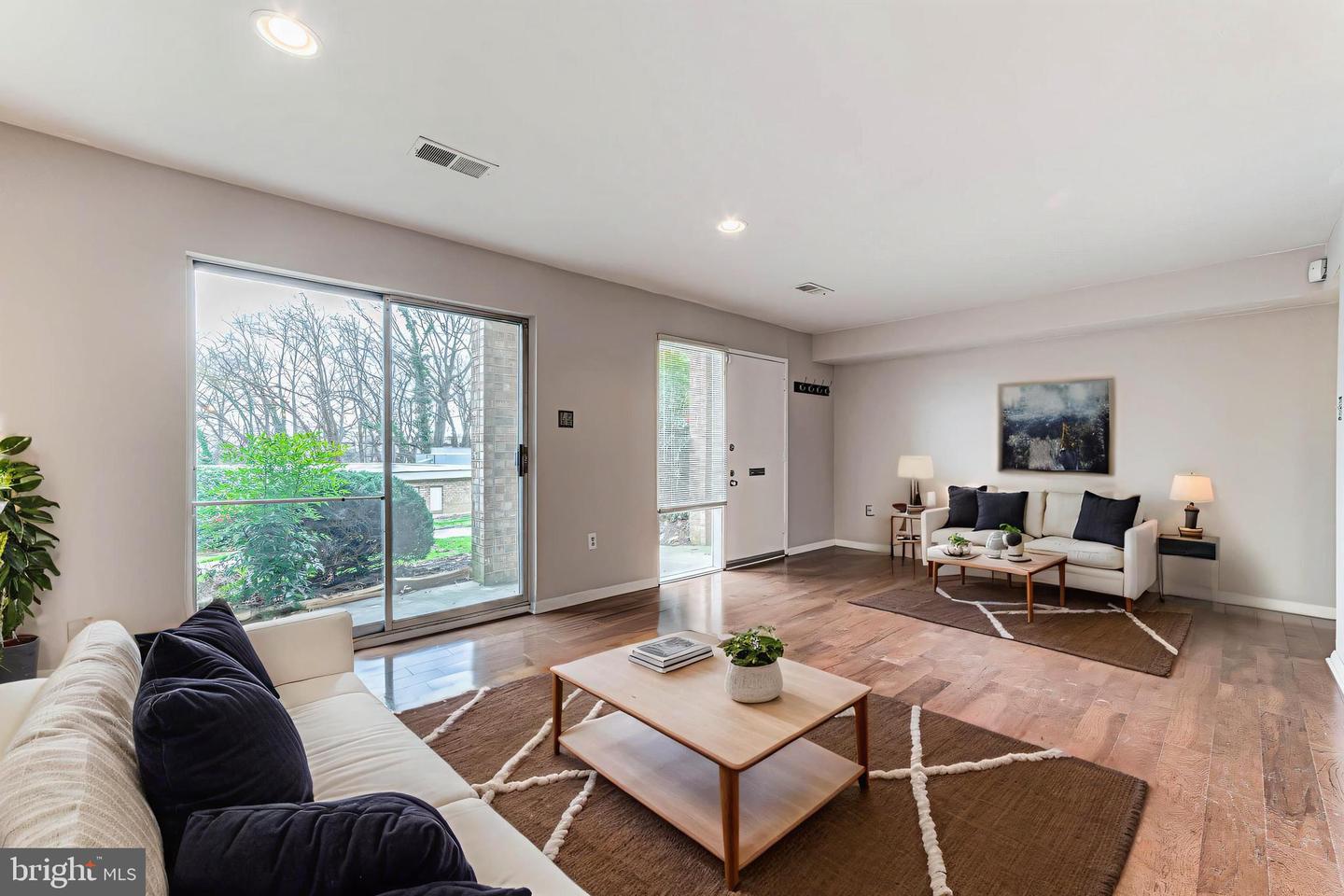 2609 WAGON DR #354, ALEXANDRIA, Virginia 22303, 2 Bedrooms Bedrooms, ,1 BathroomBathrooms,Residential,For sale,2609 WAGON DR #354,VAFX2265430 MLS # VAFX2265430