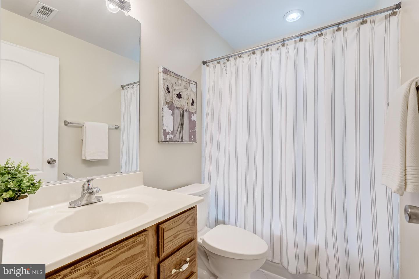 15348 BRONCO WAY, WOODBRIDGE, Virginia 22193, 3 Bedrooms Bedrooms, ,3 BathroomsBathrooms,Residential,For sale,15348 BRONCO WAY,VAPW2104262 MLS # VAPW2104262