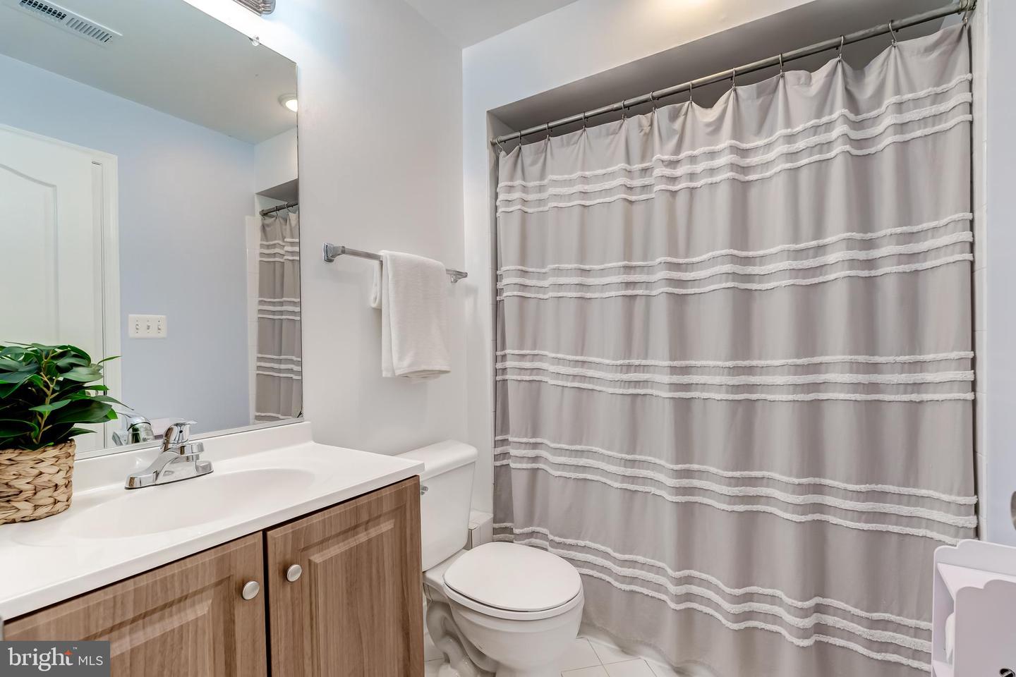 15348 BRONCO WAY, WOODBRIDGE, Virginia 22193, 3 Bedrooms Bedrooms, ,3 BathroomsBathrooms,Residential,For sale,15348 BRONCO WAY,VAPW2104262 MLS # VAPW2104262