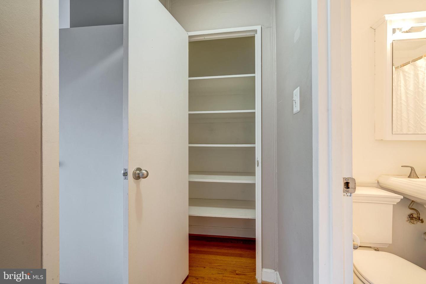 1111 ARLINGTON BLVD #317, ARLINGTON, Virginia 22209, 1 Bedroom Bedrooms, ,1 BathroomBathrooms,Residential,For sale,1111 ARLINGTON BLVD #317,VAAR2063862 MLS # VAAR2063862