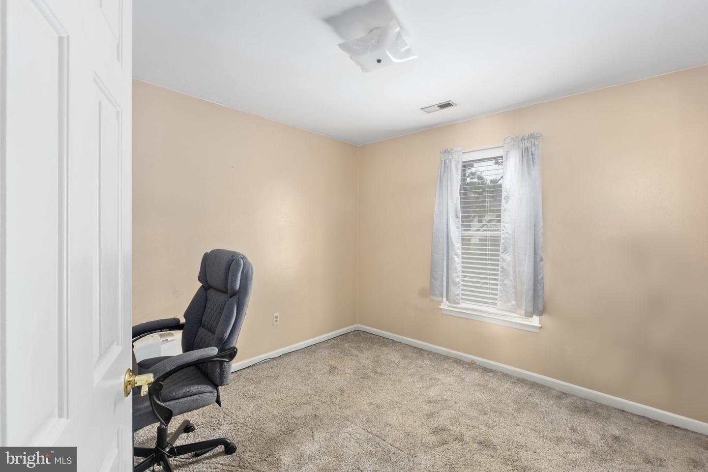 10611 MAPLE RIDGE DR, SPOTSYLVANIA, Virginia 22553, 4 Bedrooms Bedrooms, 11 Rooms Rooms,2 BathroomsBathrooms,Residential,For sale,10611 MAPLE RIDGE DR,VASP2036350 MLS # VASP2036350