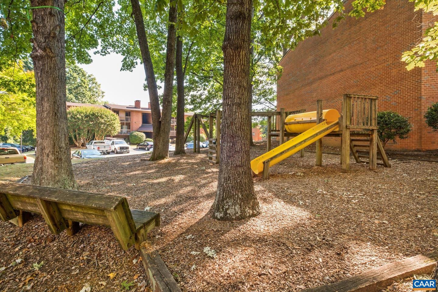 103 TURTLE CREEK RD #3, CHARLOTTESVILLE, Virginia 22901, 2 Bedrooms Bedrooms, ,2 BathroomsBathrooms,Residential,For sale,103 TURTLE CREEK RD #3,669199 MLS # 669199