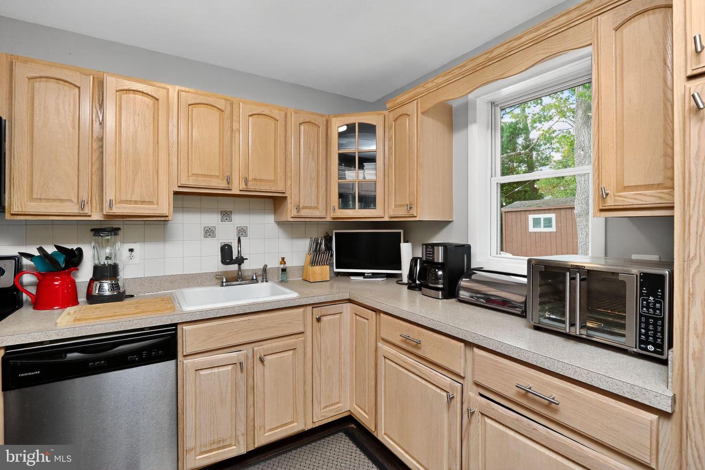 13918 LYNHURST DR, WOODBRIDGE, Virginia 22193, 4 Bedrooms Bedrooms, 10 Rooms Rooms,2 BathroomsBathrooms,Residential,For sale,13918 LYNHURST DR,VAPW2105638 MLS # VAPW2105638