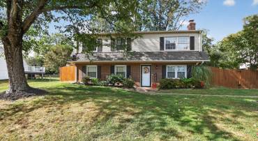 13918 LYNHURST DR, WOODBRIDGE, Virginia 22193, 4 Bedrooms Bedrooms, 10 Rooms Rooms,2 BathroomsBathrooms,Residential,For sale,13918 LYNHURST DR,VAPW2105638 MLS # VAPW2105638