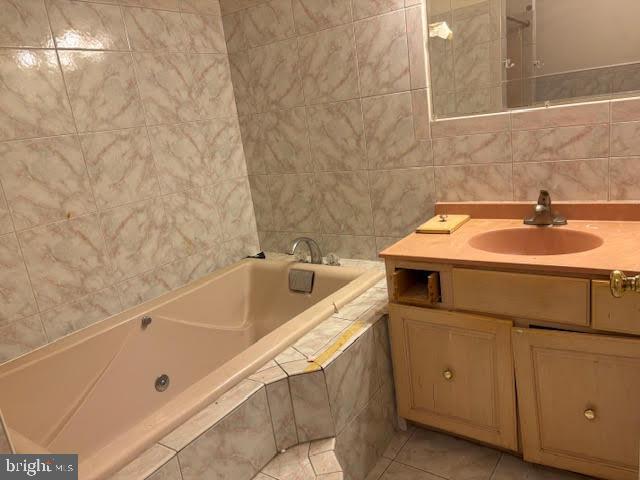 817 4TH ST NE, WASHINGTON, District Of Columbia 20002, 3 Bedrooms Bedrooms, ,2 BathroomsBathrooms,Residential,For sale,817 4TH ST NE,DCDC2230282 MLS # DCDC2230282