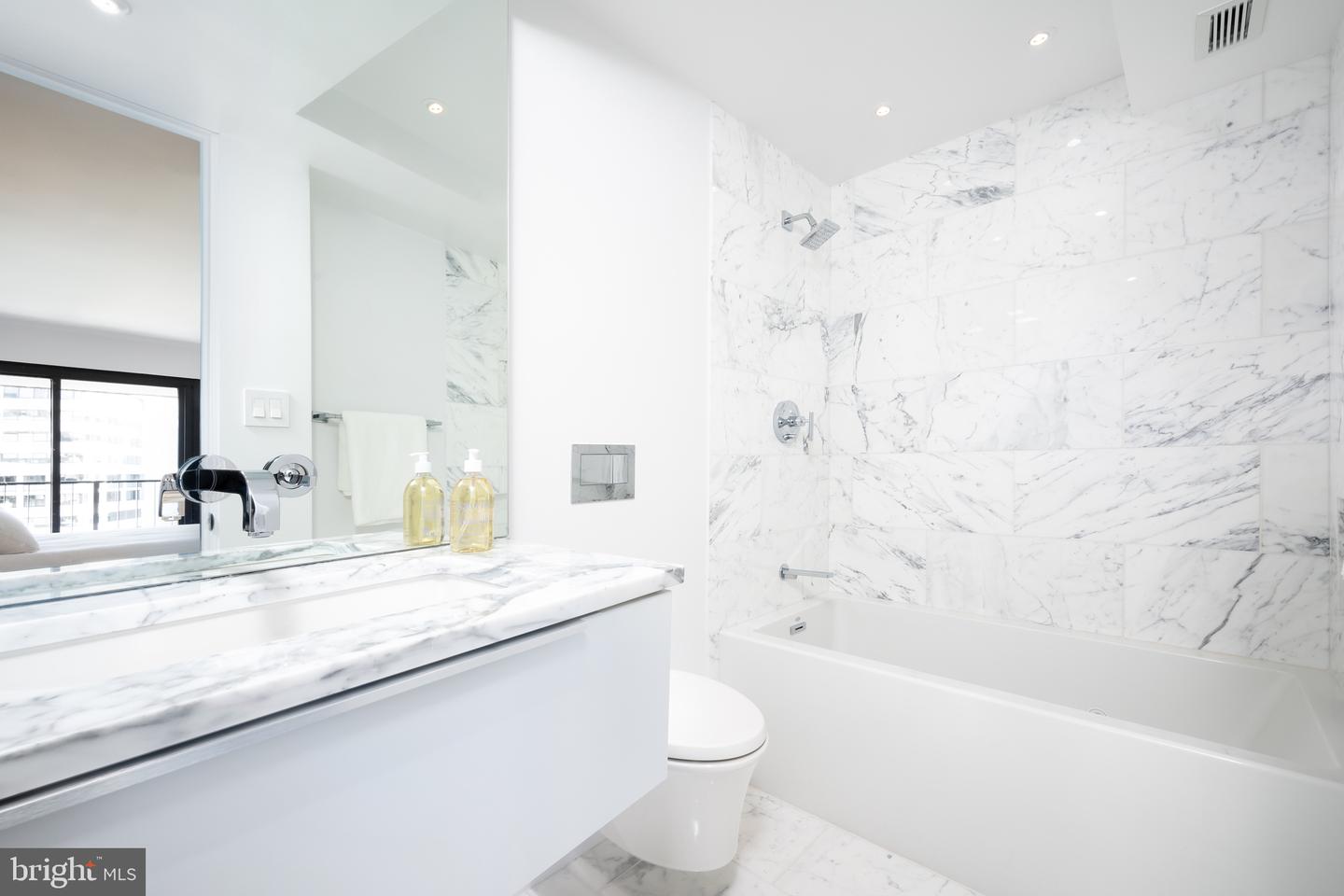 2500 VIRGINIA AVE NW #715, WASHINGTON, District Of Columbia 20037, 2 Bedrooms Bedrooms, ,2 BathroomsBathrooms,Residential,For sale,2500 VIRGINIA AVE NW #715,DCDC2232036 MLS # DCDC2232036