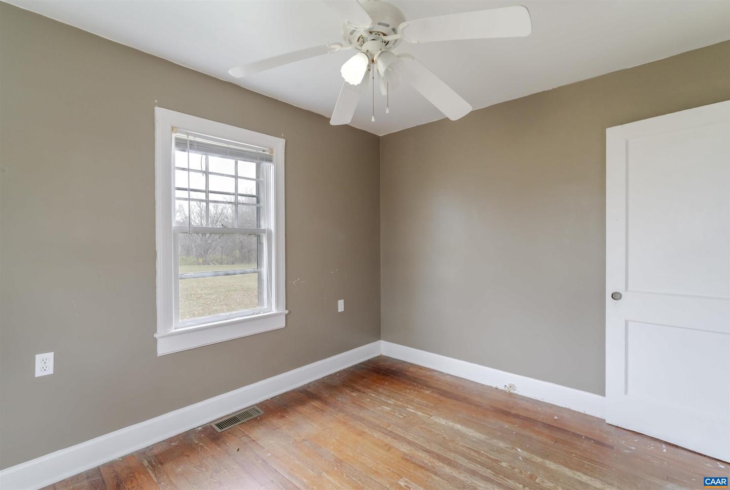 1007 SHERWOOD AVE, WAYNESBORO, Virginia 22980, 3 Bedrooms Bedrooms, ,1 BathroomBathrooms,Residential,For sale,1007 SHERWOOD AVE,671386 MLS # 671386