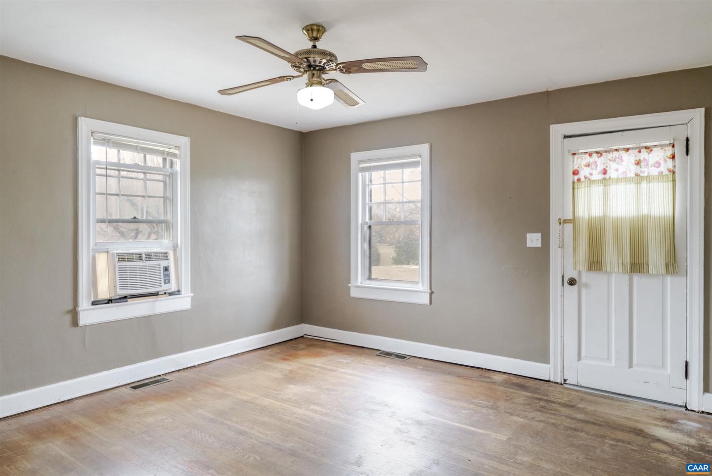 1007 SHERWOOD AVE, WAYNESBORO, Virginia 22980, 3 Bedrooms Bedrooms, ,1 BathroomBathrooms,Residential,For sale,1007 SHERWOOD AVE,671386 MLS # 671386