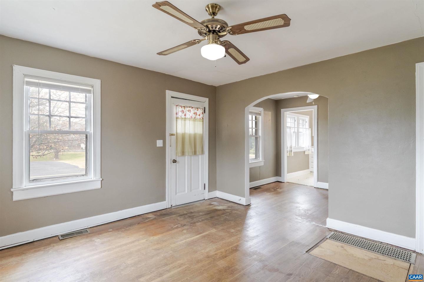 1007 SHERWOOD AVE, WAYNESBORO, Virginia 22980, 3 Bedrooms Bedrooms, ,1 BathroomBathrooms,Residential,For sale,1007 SHERWOOD AVE,671386 MLS # 671386