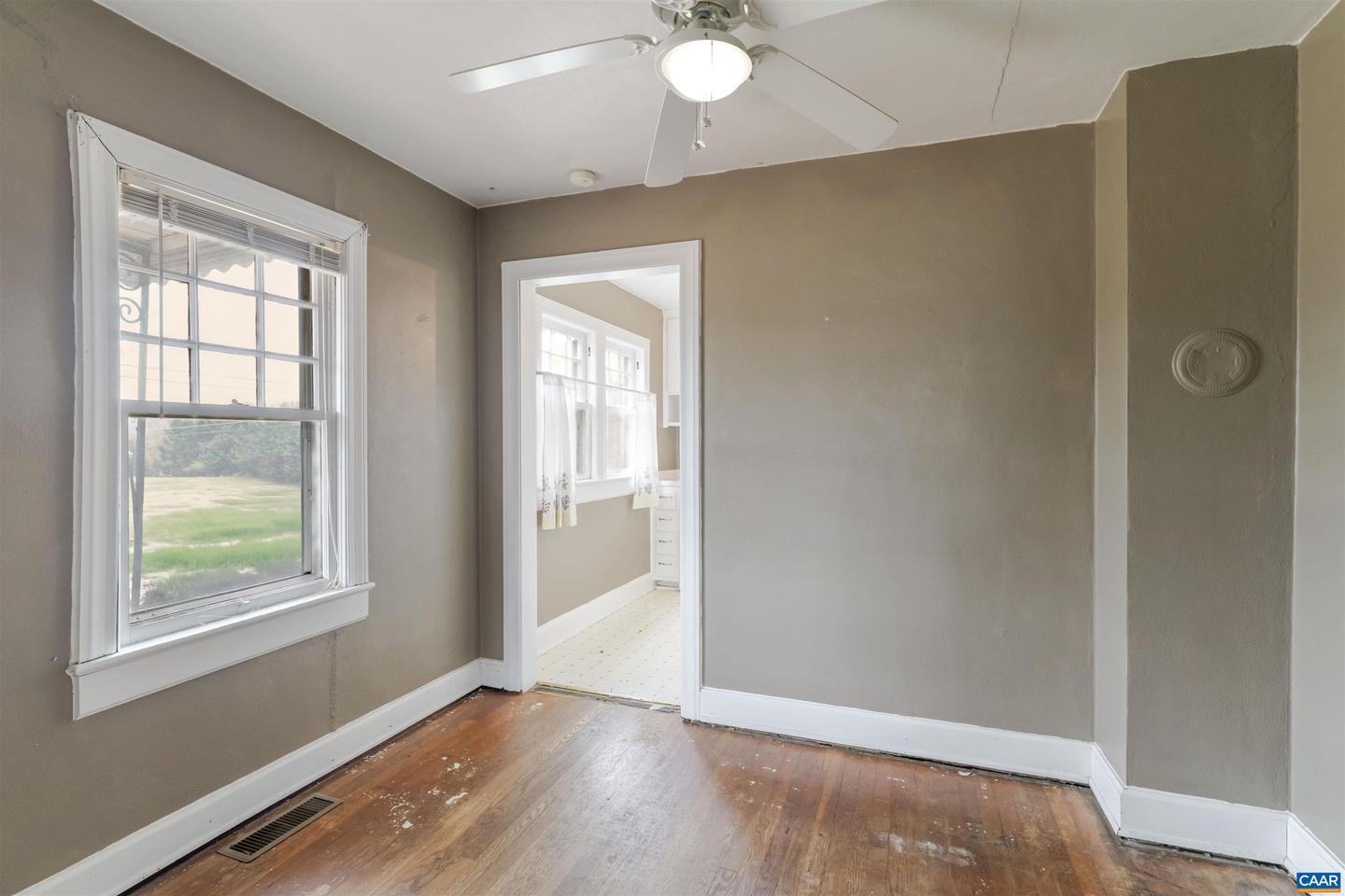 1007 SHERWOOD AVE, WAYNESBORO, Virginia 22980, 3 Bedrooms Bedrooms, ,1 BathroomBathrooms,Residential,For sale,1007 SHERWOOD AVE,671386 MLS # 671386