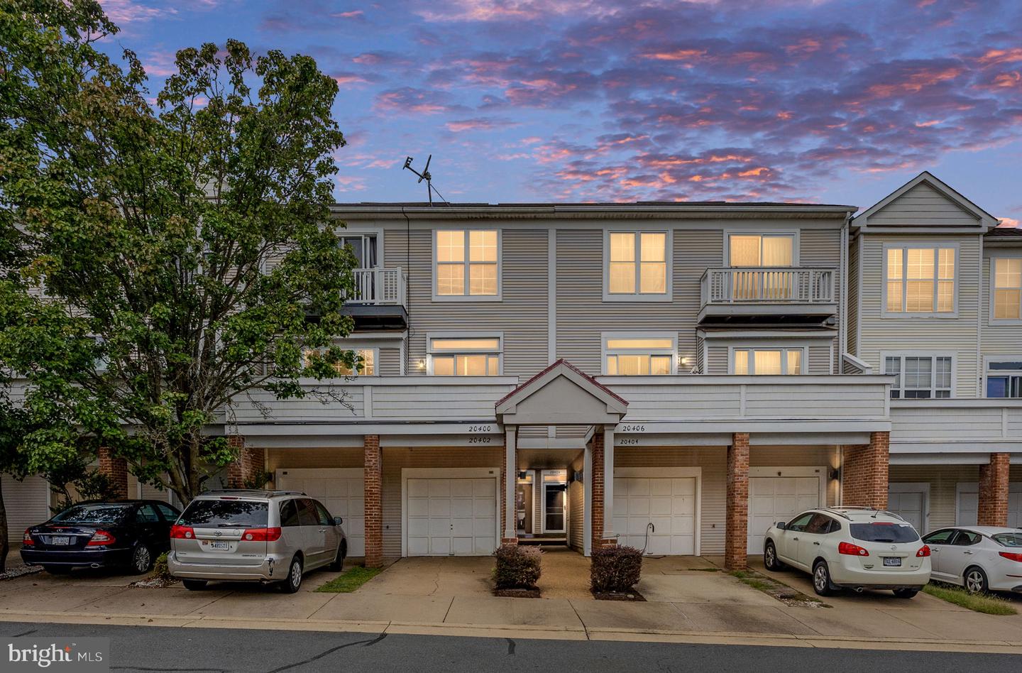 20402 COOL FERN SQ #20402, ASHBURN, Virginia 20147, 4 Bedrooms Bedrooms, ,3 BathroomsBathrooms,Residential,For sale,20402 COOL FERN SQ #20402,VALO2111614 MLS # VALO2111614