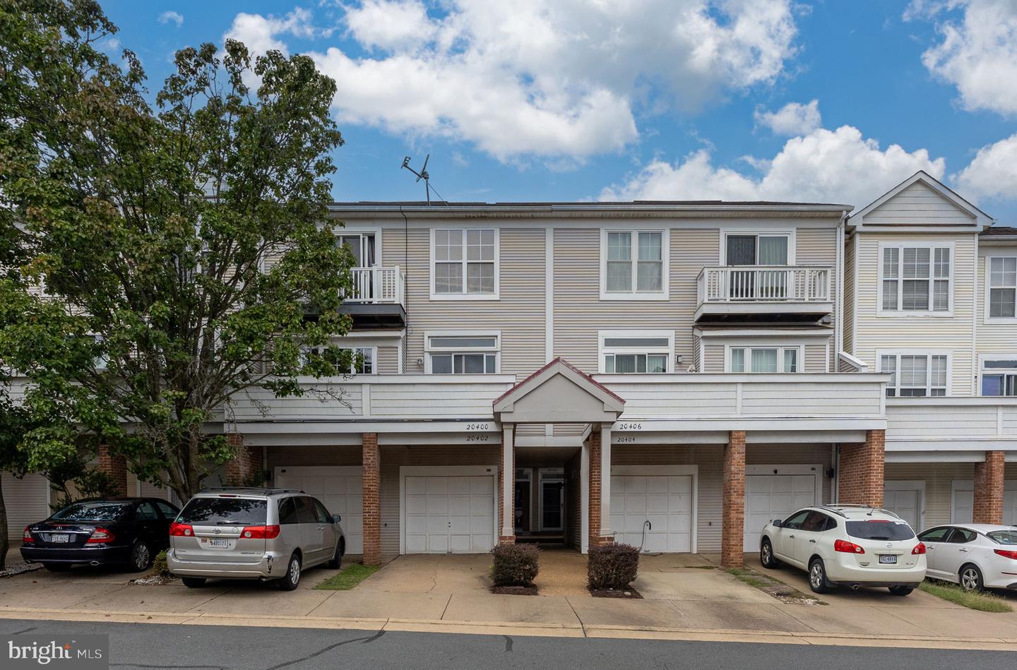 20402 COOL FERN SQ #20402, ASHBURN, Virginia 20147, 4 Bedrooms Bedrooms, ,3 BathroomsBathrooms,Residential,For sale,20402 COOL FERN SQ #20402,VALO2111614 MLS # VALO2111614