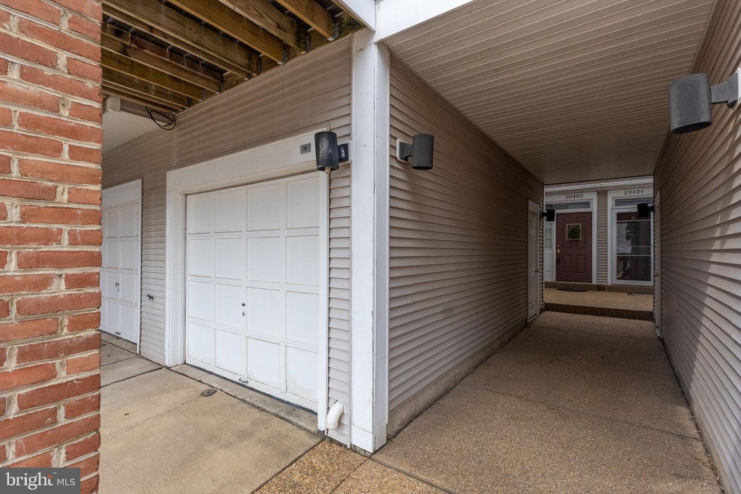 20402 COOL FERN SQ #20402, ASHBURN, Virginia 20147, 4 Bedrooms Bedrooms, ,3 BathroomsBathrooms,Residential,For sale,20402 COOL FERN SQ #20402,VALO2111614 MLS # VALO2111614