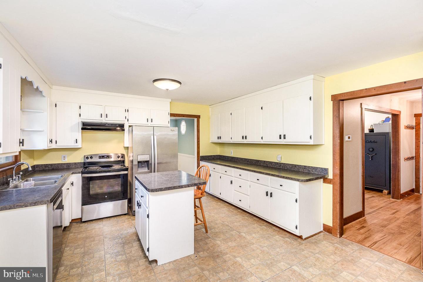 1032 ISABELLA DR, STAFFORD, Virginia 22554, 4 Bedrooms Bedrooms, 14 Rooms Rooms,2 BathroomsBathrooms,Residential,For sale,1032 ISABELLA DR,VAST2040936 MLS # VAST2040936