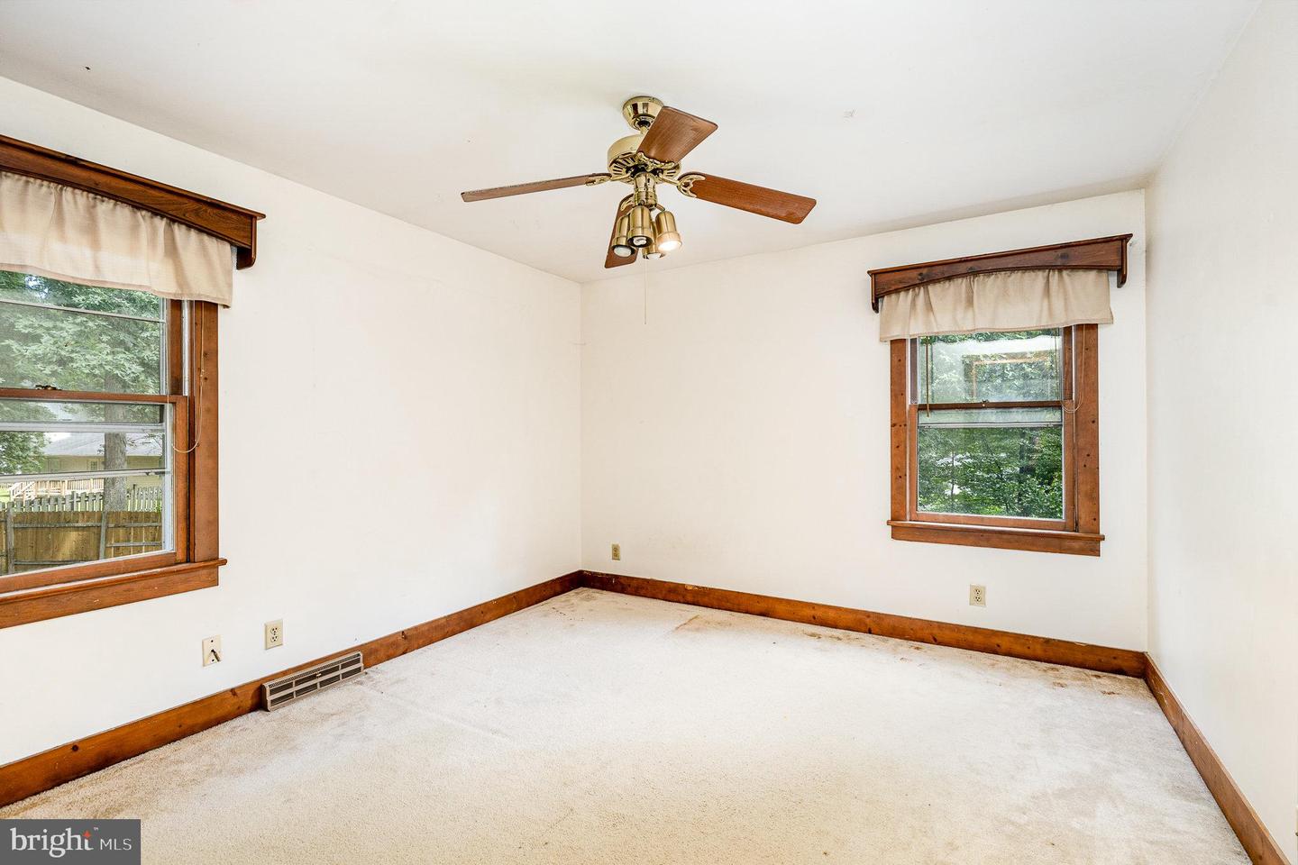 1032 ISABELLA DR, STAFFORD, Virginia 22554, 4 Bedrooms Bedrooms, 14 Rooms Rooms,2 BathroomsBathrooms,Residential,For sale,1032 ISABELLA DR,VAST2040936 MLS # VAST2040936