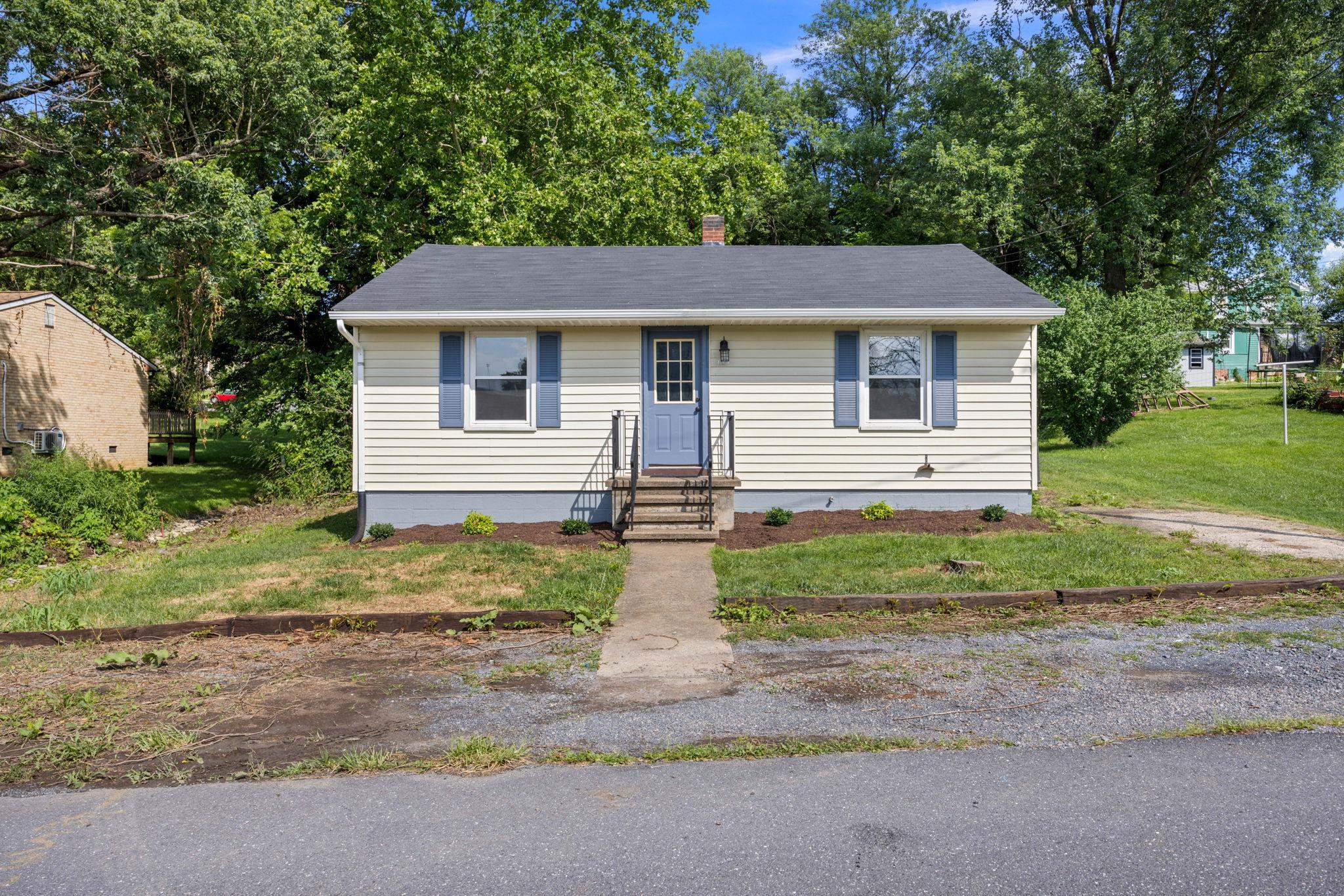 111 CHURCH ST, BROADWAY, Virginia 22815, 2 Bedrooms Bedrooms, ,1 BathroomBathrooms,Residential,111 CHURCH ST,666786 MLS # 666786