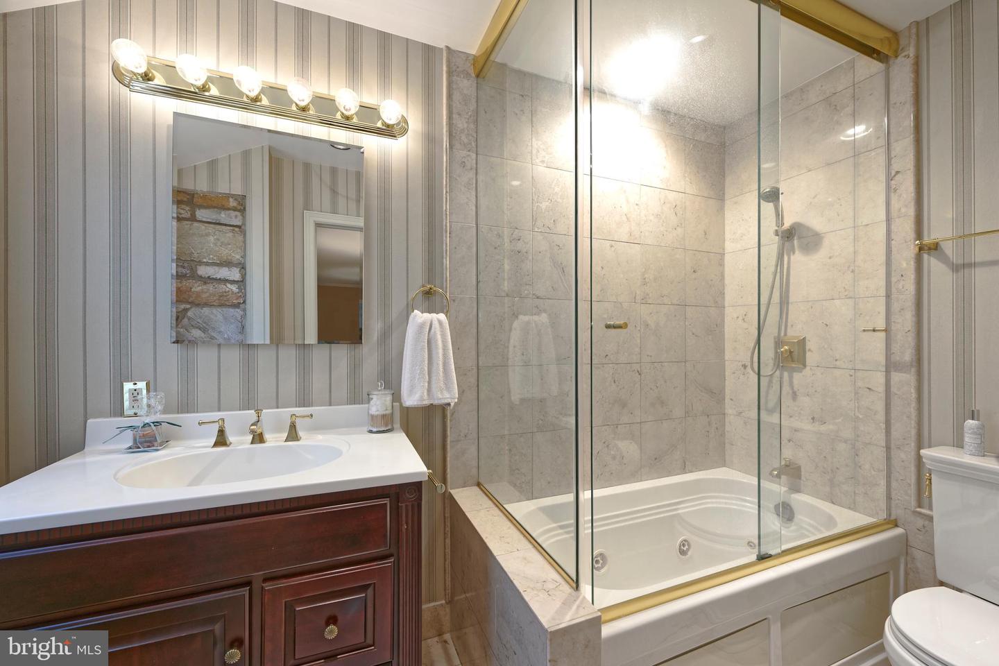 35771 SNAKE HILL RD, MIDDLEBURG, Virginia 20117, 3 Bedrooms Bedrooms, ,4 BathroomsBathrooms,Residential,For sale,35771 SNAKE HILL RD,VALO2106308 MLS # VALO2106308