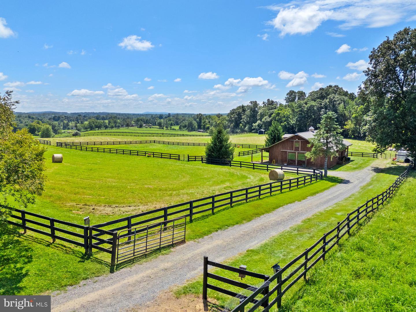 35771 SNAKE HILL RD, MIDDLEBURG, Virginia 20117, 3 Bedrooms Bedrooms, ,4 BathroomsBathrooms,Residential,For sale,35771 SNAKE HILL RD,VALO2106308 MLS # VALO2106308