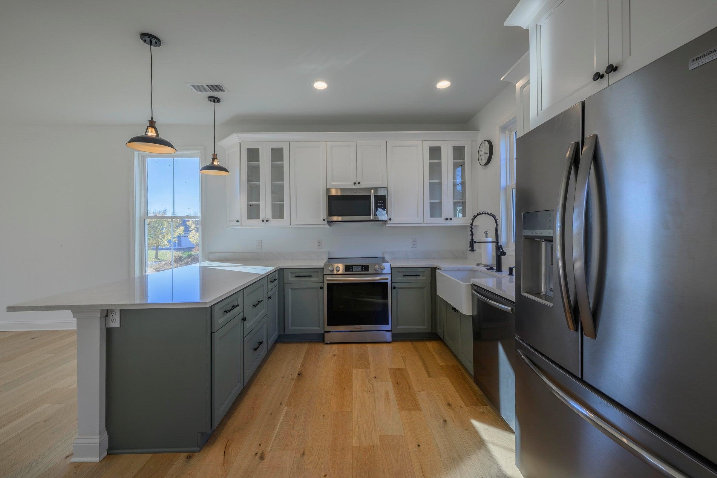 Elegant, open kitchen. Elegant, open kitchen.