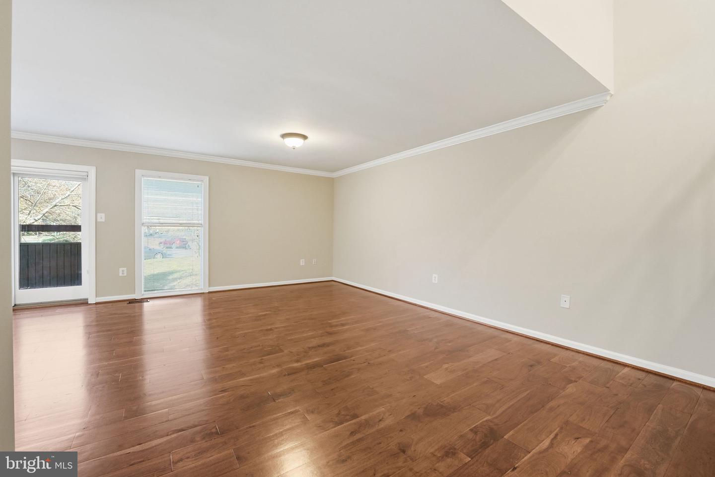 3152 EAKIN PARK CT, FAIRFAX, Virginia 22031, 3 Bedrooms Bedrooms, ,3 BathroomsBathrooms,Residential,For sale,3152 EAKIN PARK CT,VAFX2270322 MLS # VAFX2270322