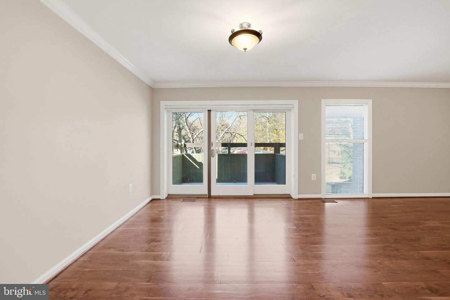 3152 EAKIN PARK CT, FAIRFAX, Virginia 22031, 3 Bedrooms Bedrooms, ,3 BathroomsBathrooms,Residential,For sale,3152 EAKIN PARK CT,VAFX2270322 MLS # VAFX2270322