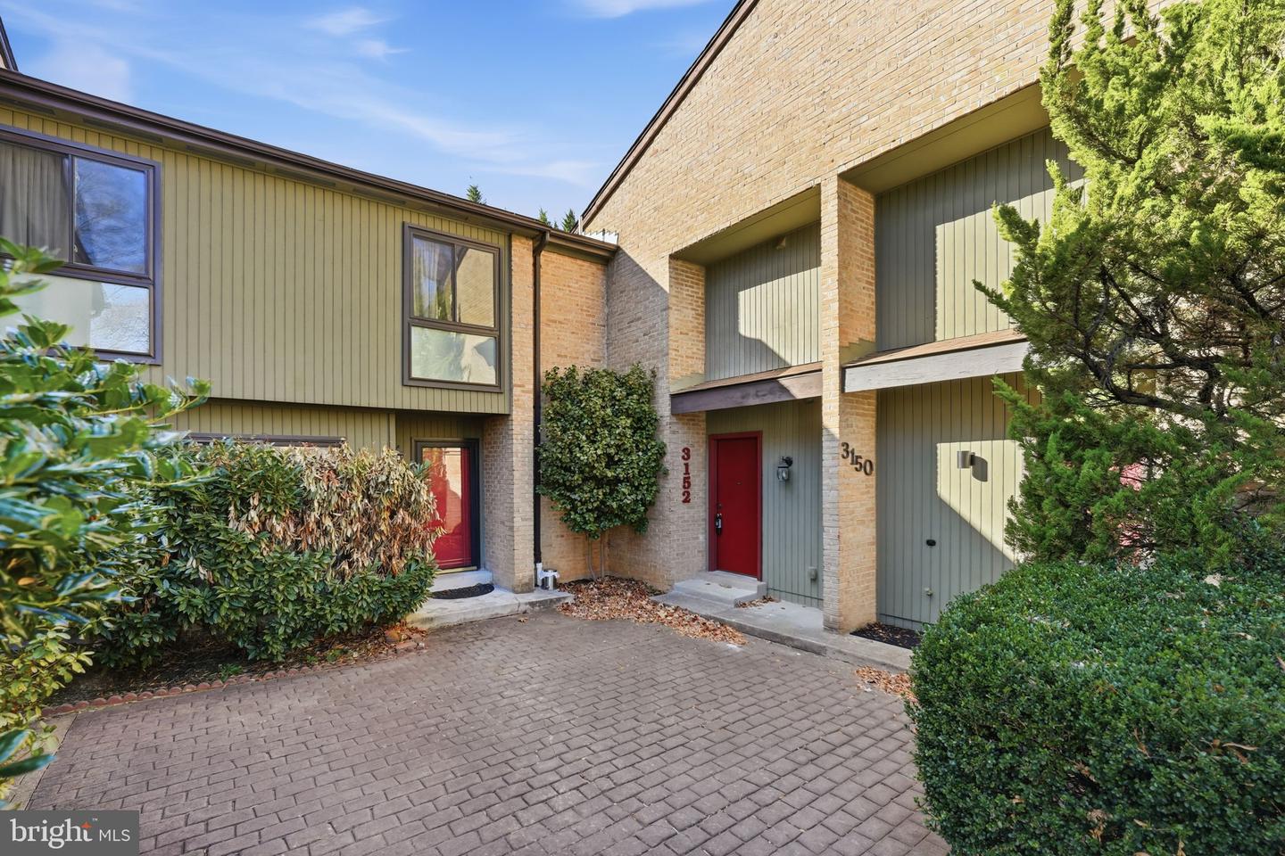 3152 EAKIN PARK CT, FAIRFAX, Virginia 22031, 3 Bedrooms Bedrooms, ,3 BathroomsBathrooms,Residential,For sale,3152 EAKIN PARK CT,VAFX2270322 MLS # VAFX2270322