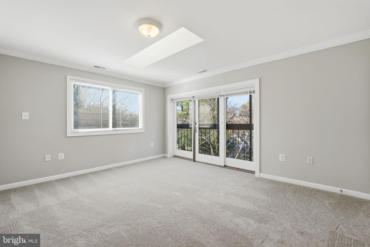 3152 EAKIN PARK CT, FAIRFAX, Virginia 22031, 3 Bedrooms Bedrooms, ,3 BathroomsBathrooms,Residential,For sale,3152 EAKIN PARK CT,VAFX2270322 MLS # VAFX2270322